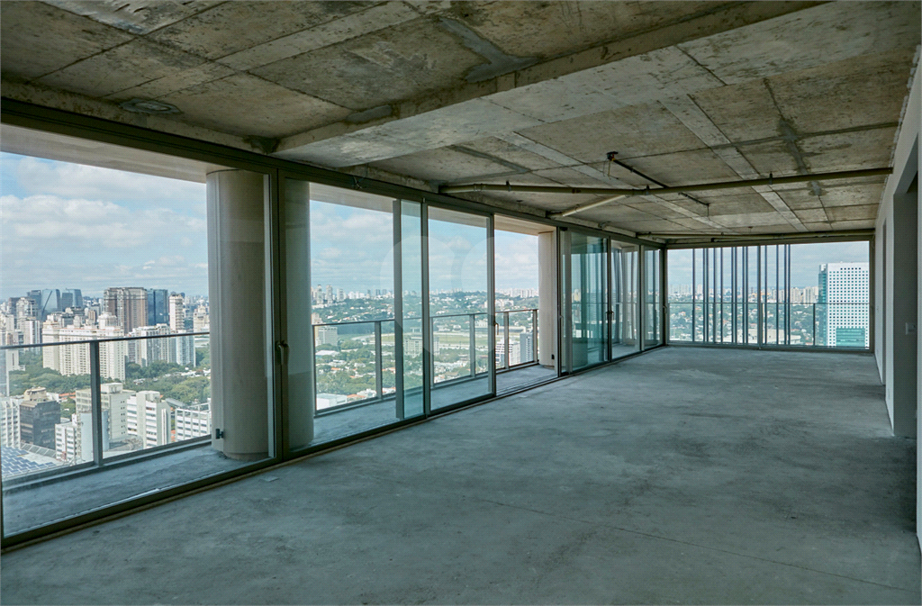 Apartamento à venda em PINHEIROS com 456,86 m²