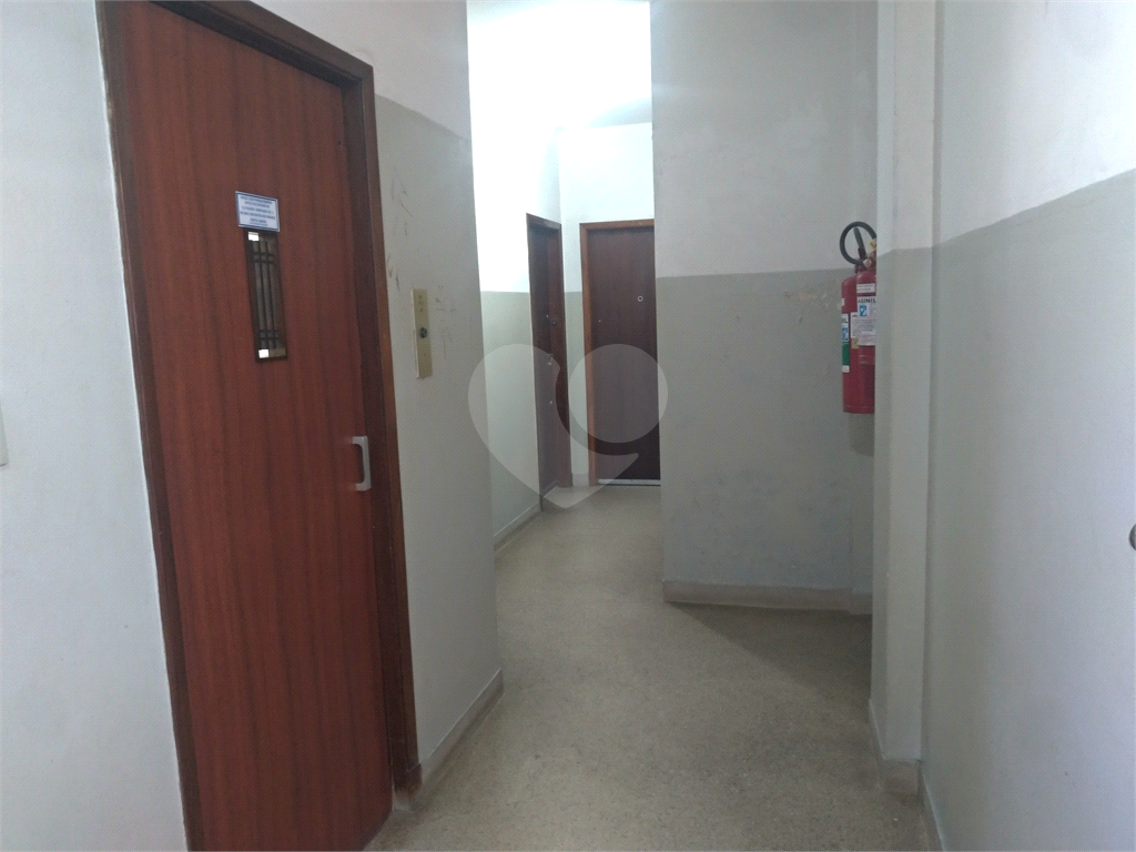 Apartamento à venda com 1 quarto, 41m² - Foto 22