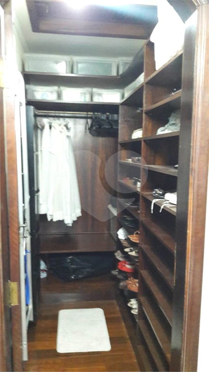Sobrado de alto padrão no bairro do Tremembé. Piscina. 338m²
