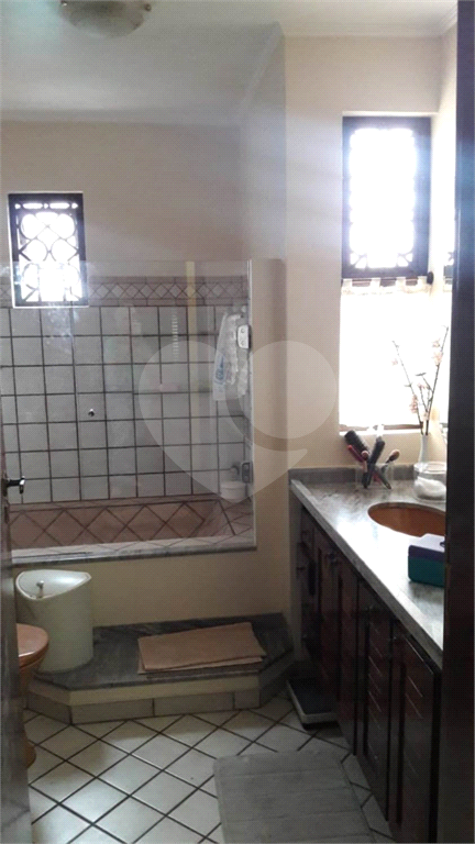 Sobrado de alto padrão no bairro do Tremembé. Piscina. 338m²