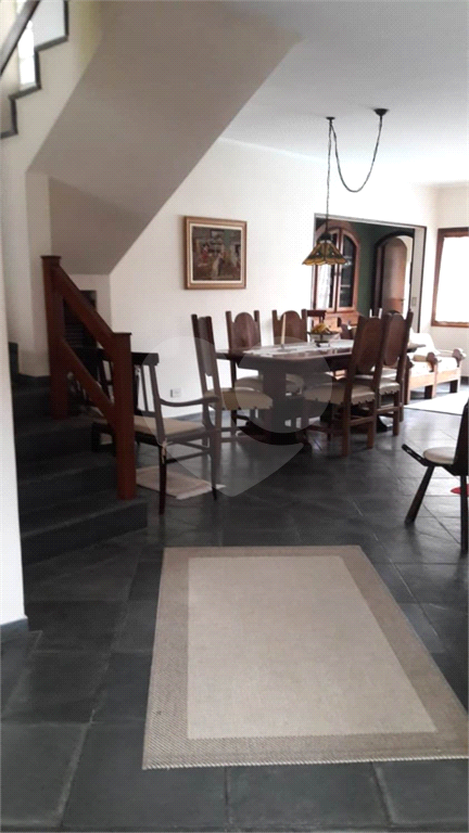 Sobrado de alto padrão no bairro do Tremembé. Piscina. 338m²