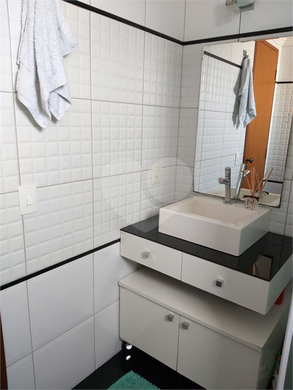 Apartamento com 02 dormitórios na Cidade Ademar para venda.