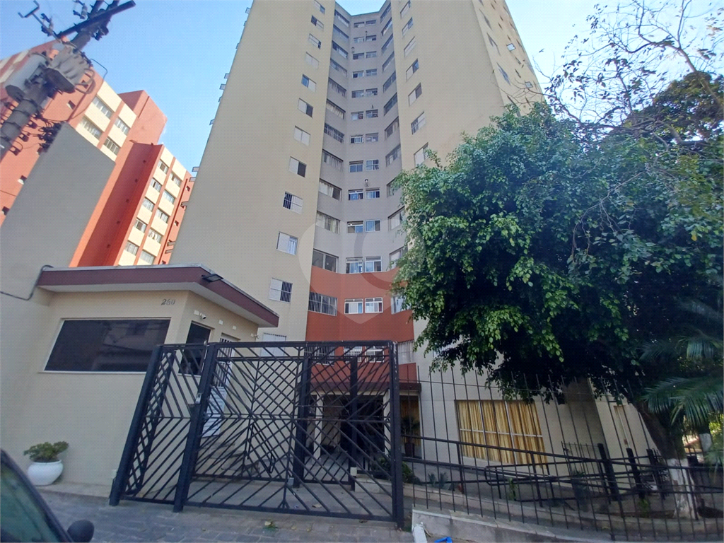 Apartamento com 02 dormitórios na Cidade Ademar para venda.