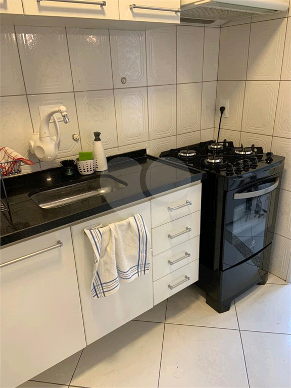 Apartamento com 02 dormitórios na Cidade Ademar para venda.
