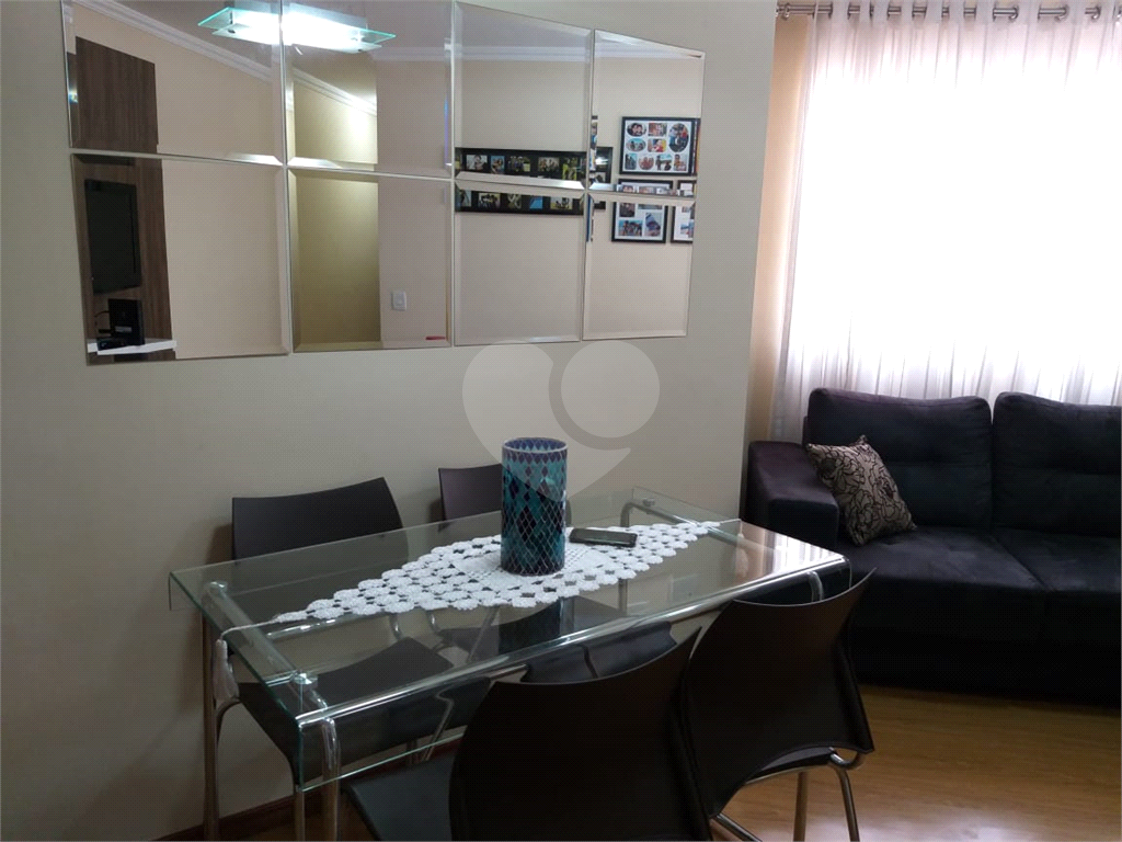 Apartamento com 02 dormitórios na Cidade Ademar para venda.