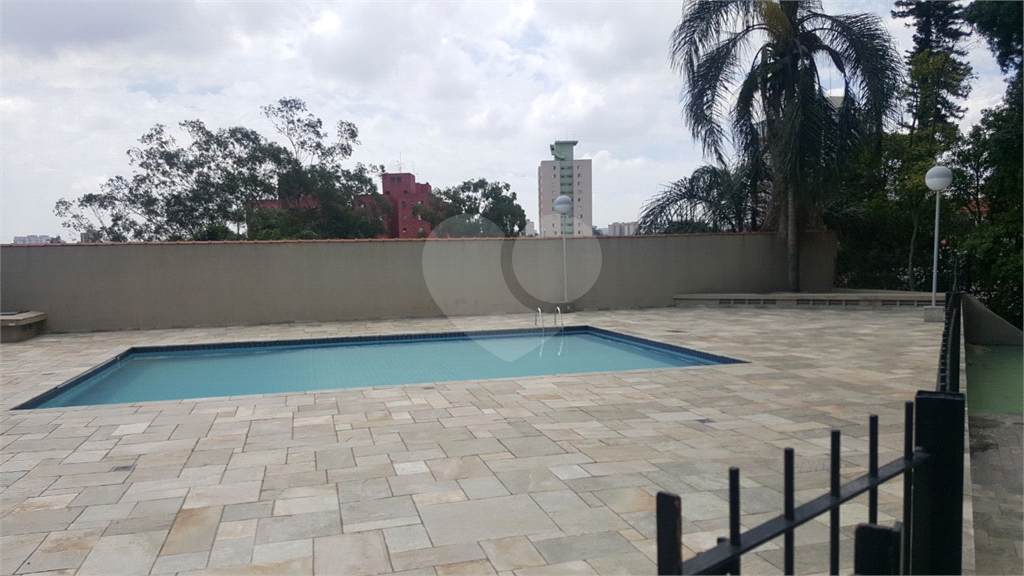 Apartamento com 02 dormitórios na Cidade Ademar para venda.