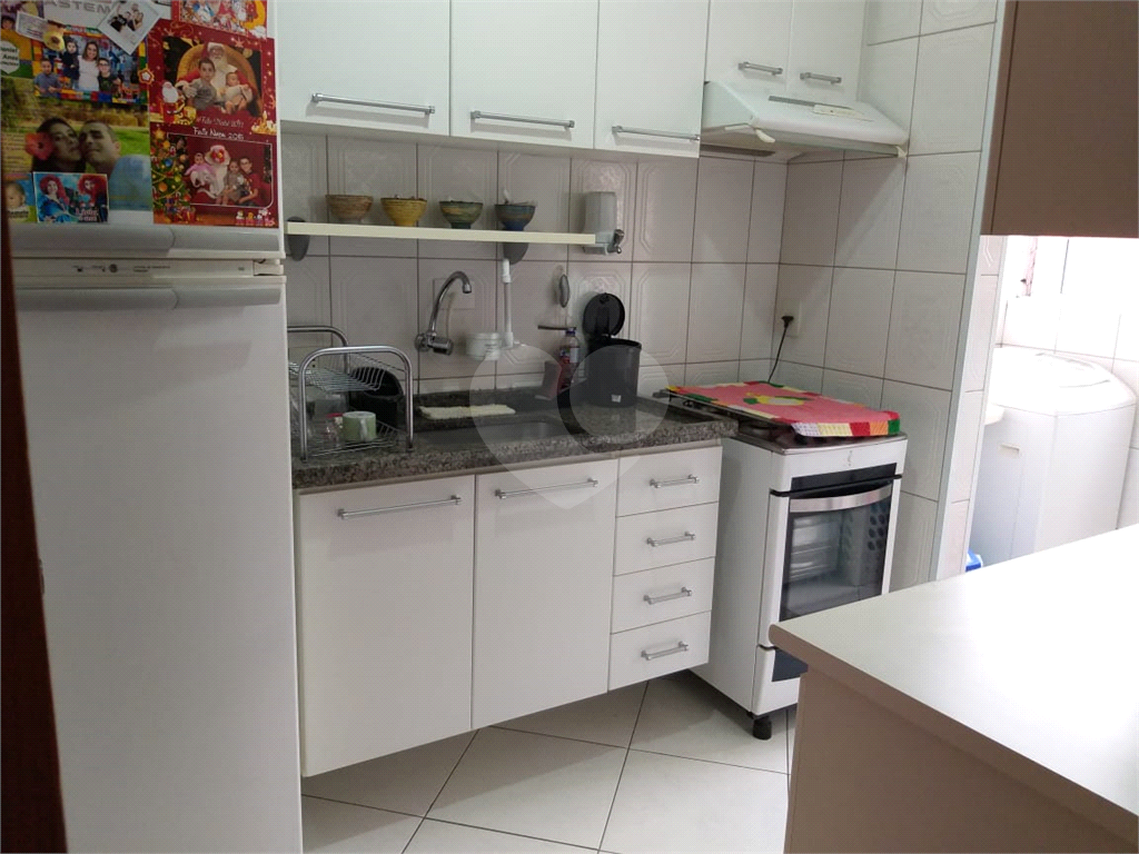 Apartamento com 02 dormitórios na Cidade Ademar para venda.