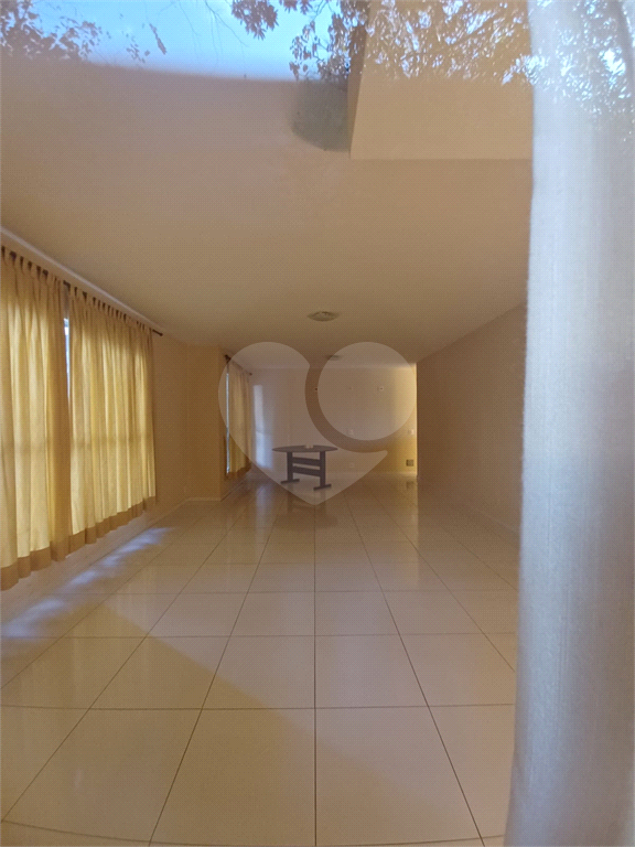Apartamento com 02 dormitórios na Cidade Ademar para venda.
