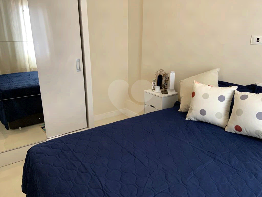 Apartamento com 02 dormitórios na Cidade Ademar para venda.