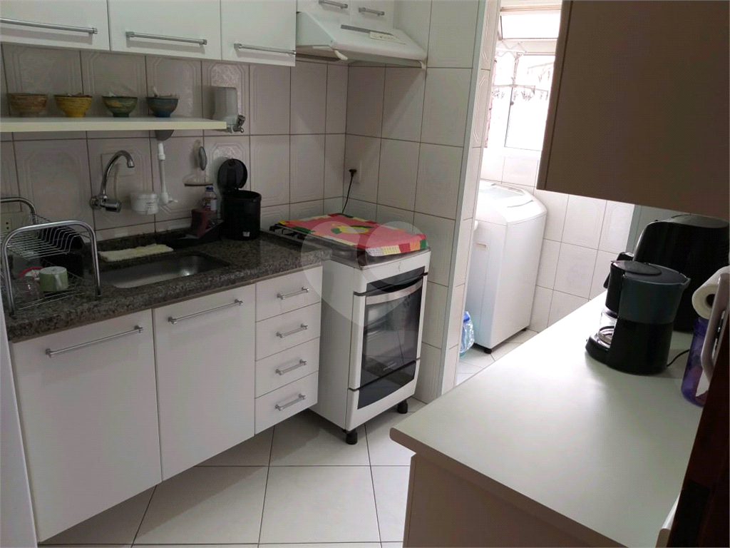 Apartamento com 02 dormitórios na Cidade Ademar para venda.