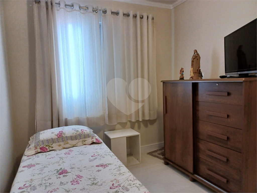 Apartamento com 02 dormitórios na Cidade Ademar para venda.