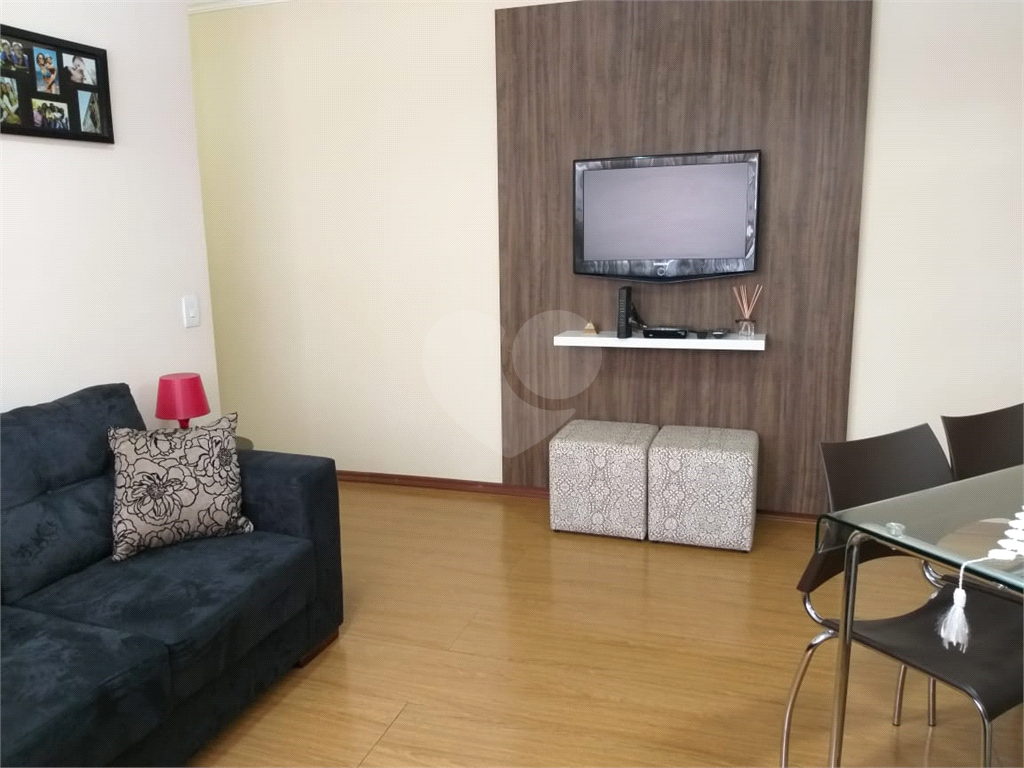 Apartamento com 02 dormitórios na Cidade Ademar para venda.