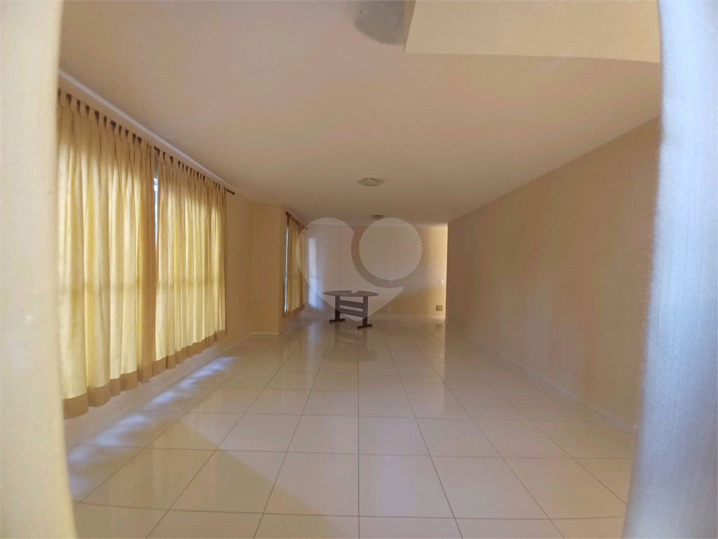 Apartamento com 02 dormitórios na Cidade Ademar para venda.