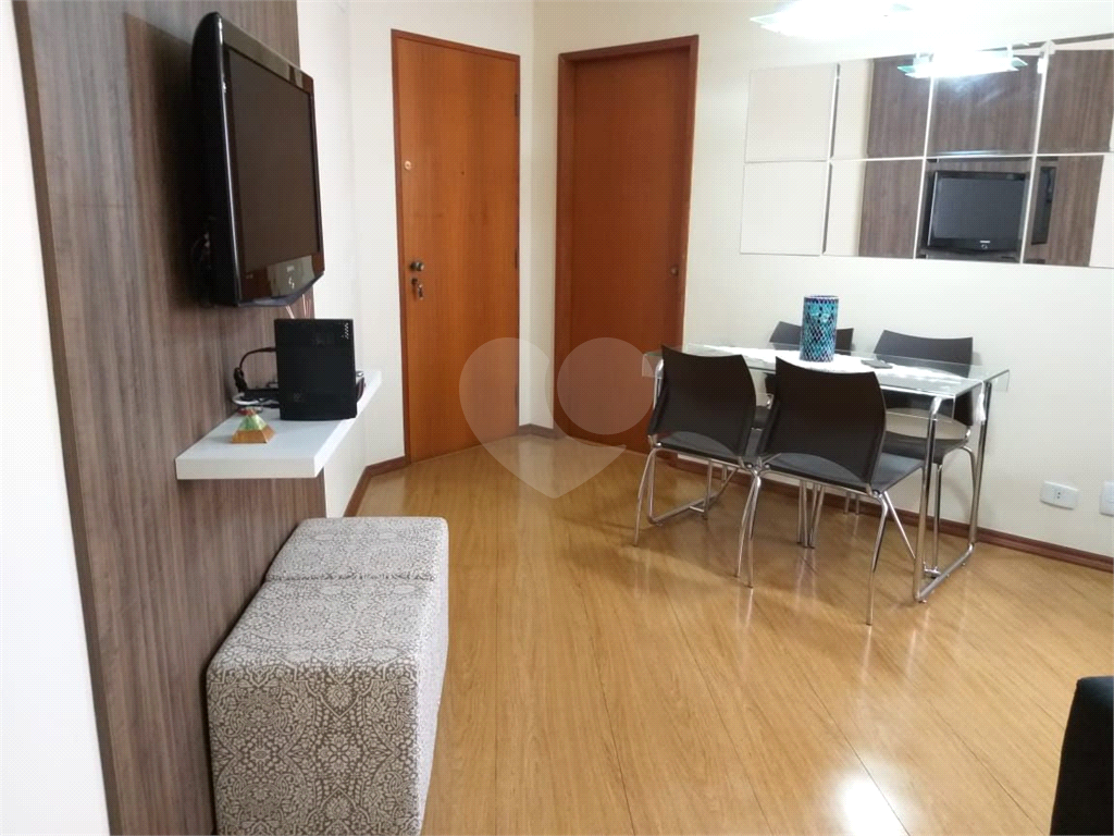Apartamento com 02 dormitórios na Cidade Ademar para venda.