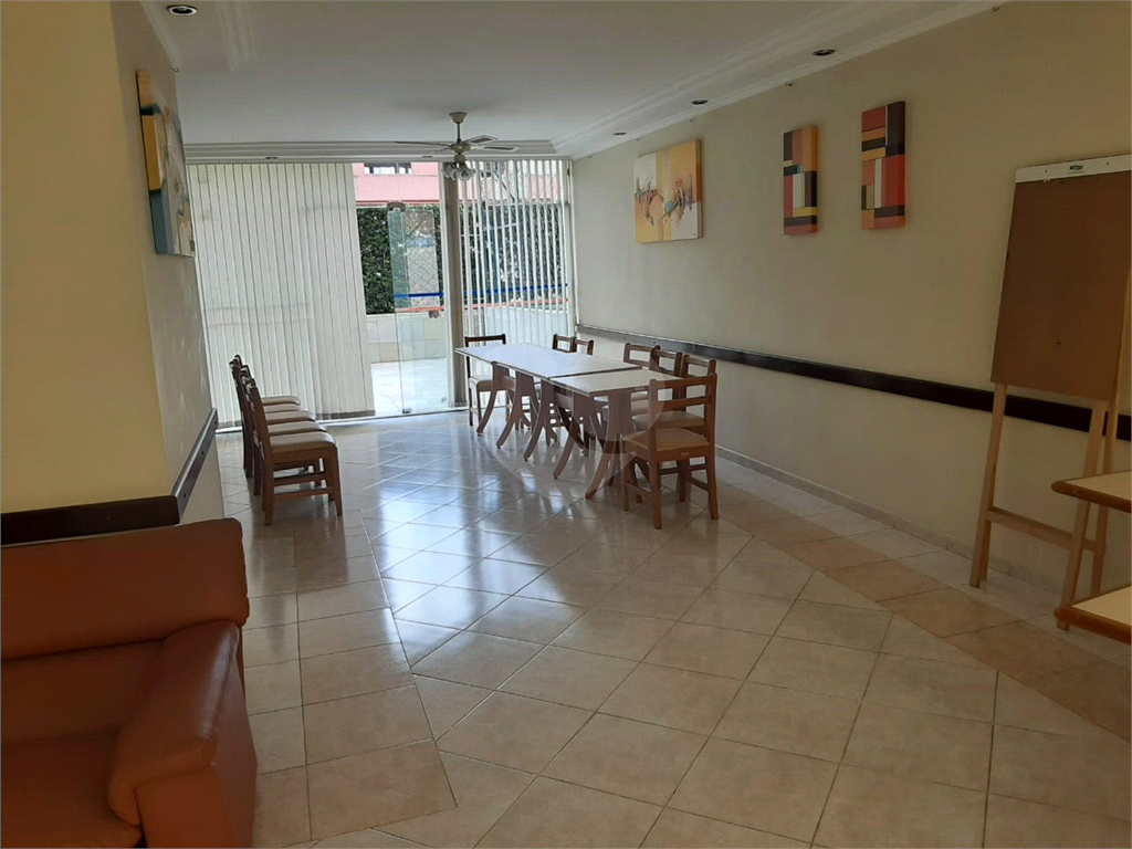 Excelente apto com 3 dormitórios, ótima localização