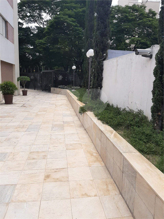Excelente apto com 3 dormitórios, ótima localização