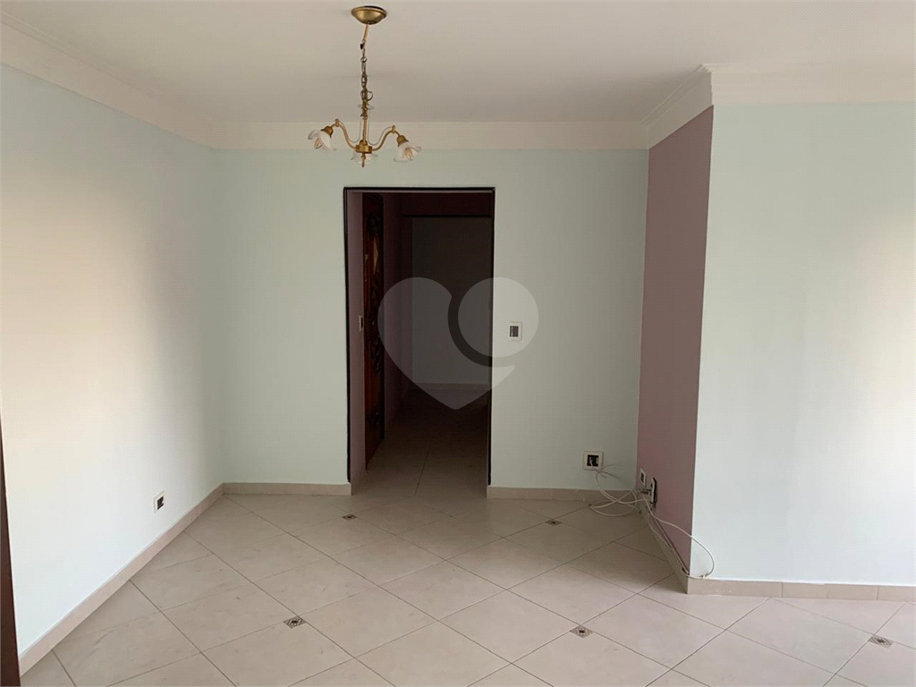 Excelente apto com 3 dormitórios, ótima localização
