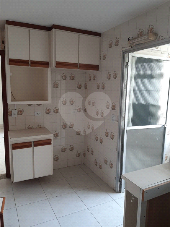 Excelente apto com 3 dormitórios, ótima localização