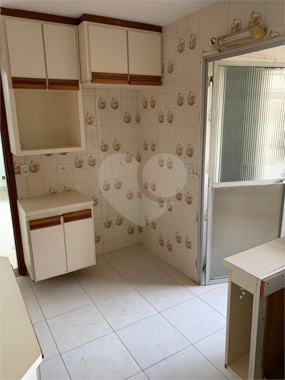 Excelente apto com 3 dormitórios, ótima localização