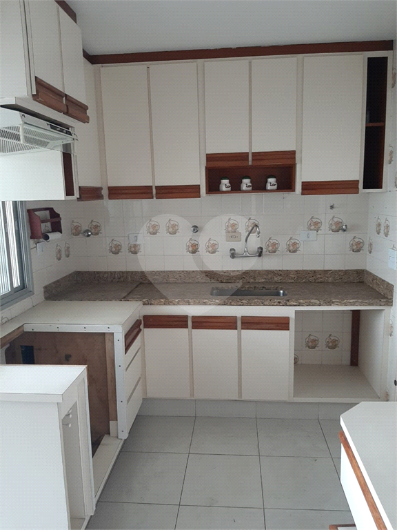 Excelente apto com 3 dormitórios, ótima localização