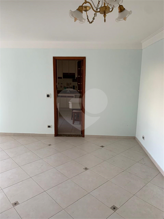 Excelente apto com 3 dormitórios, ótima localização