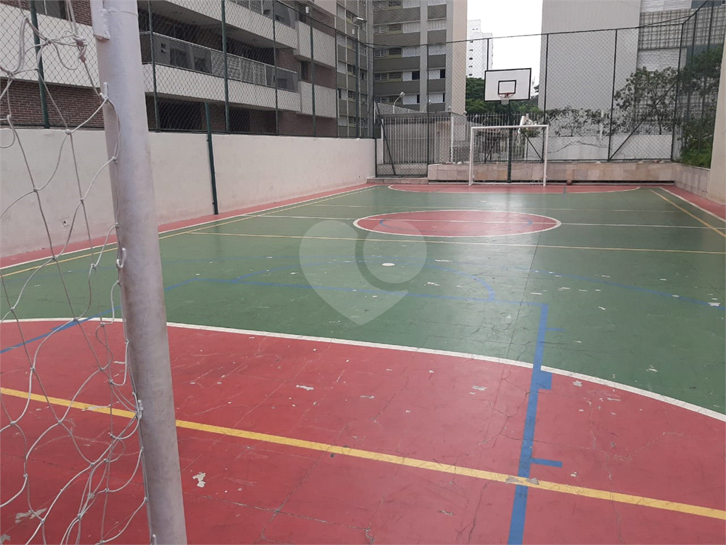 Excelente apto com 3 dormitórios, ótima localização