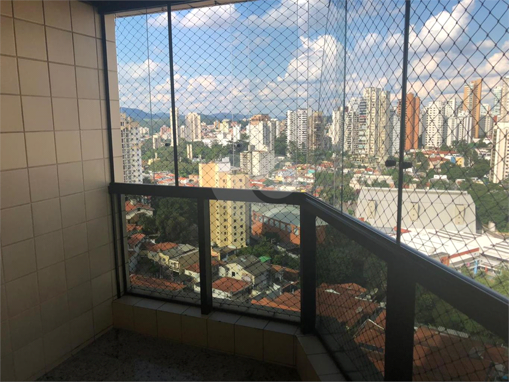 Ap top reformado próximo aos colégios