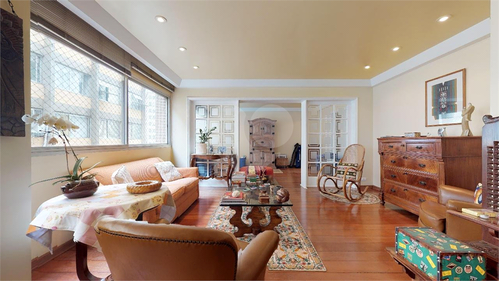 Apartamento à venda na Rua Oscar Freire com 224 m²