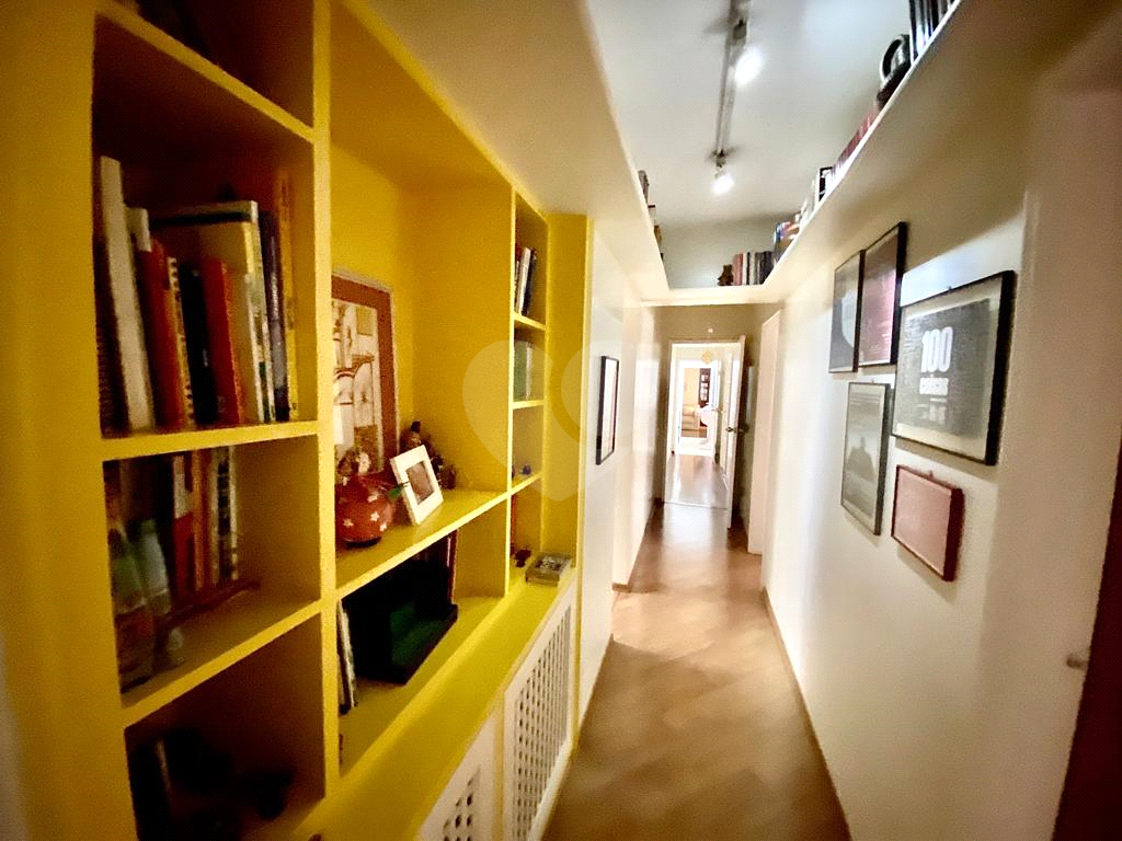 Apartamento à venda na Rua Oscar Freire com 224 m²