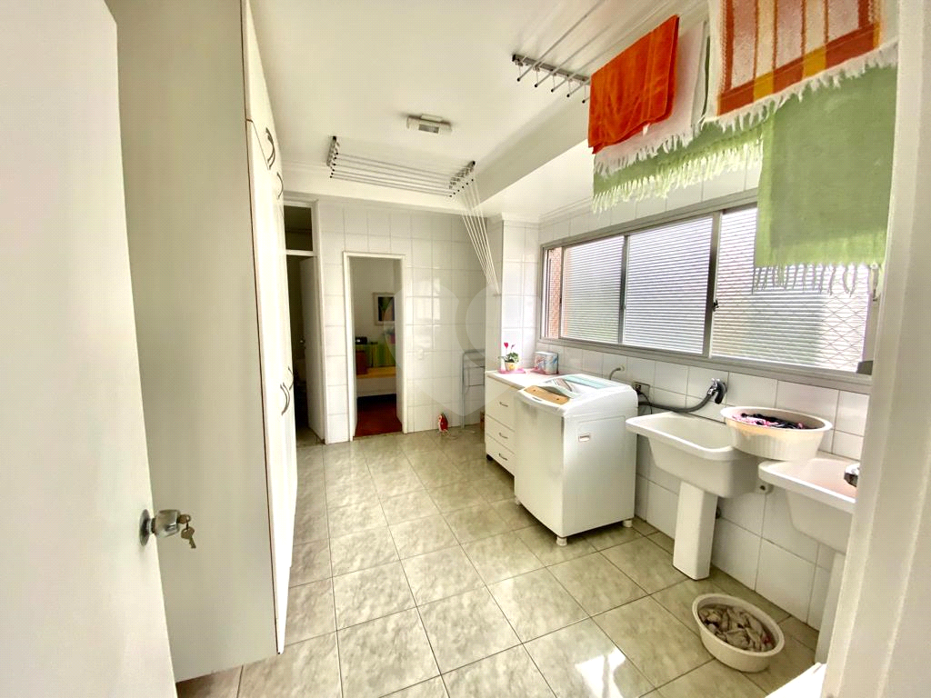 Apartamento à venda na Rua Oscar Freire com 224 m²