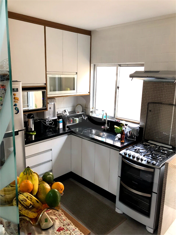 Casa térrea ao lado da Rua Augusto Tolle. 305 metros quadrados. 