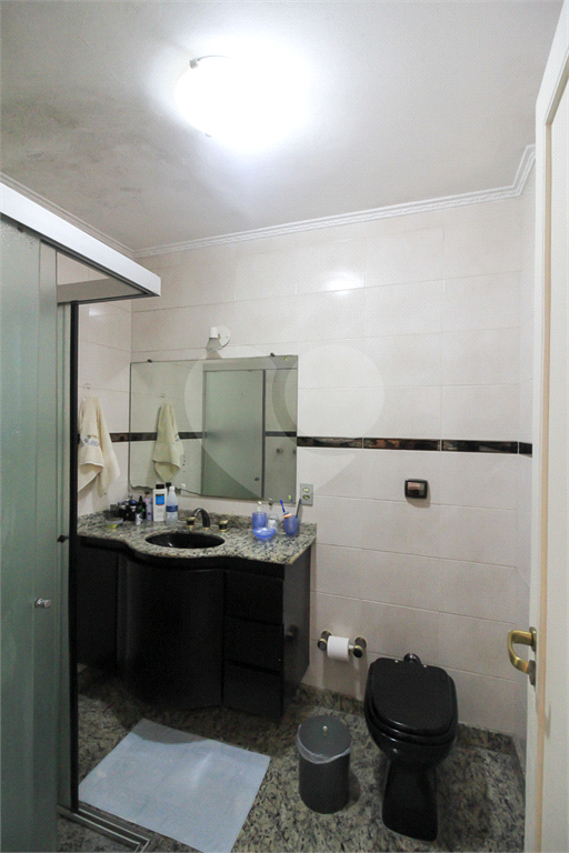 CASA TÉRREA À VENDA COM PISCINA, 4 QUARTOS NA REGIÃO DA LAPA.