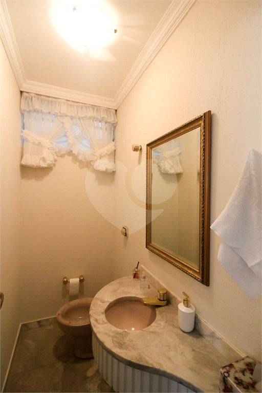 CASA TÉRREA À VENDA COM PISCINA, 4 QUARTOS NA REGIÃO DA LAPA.