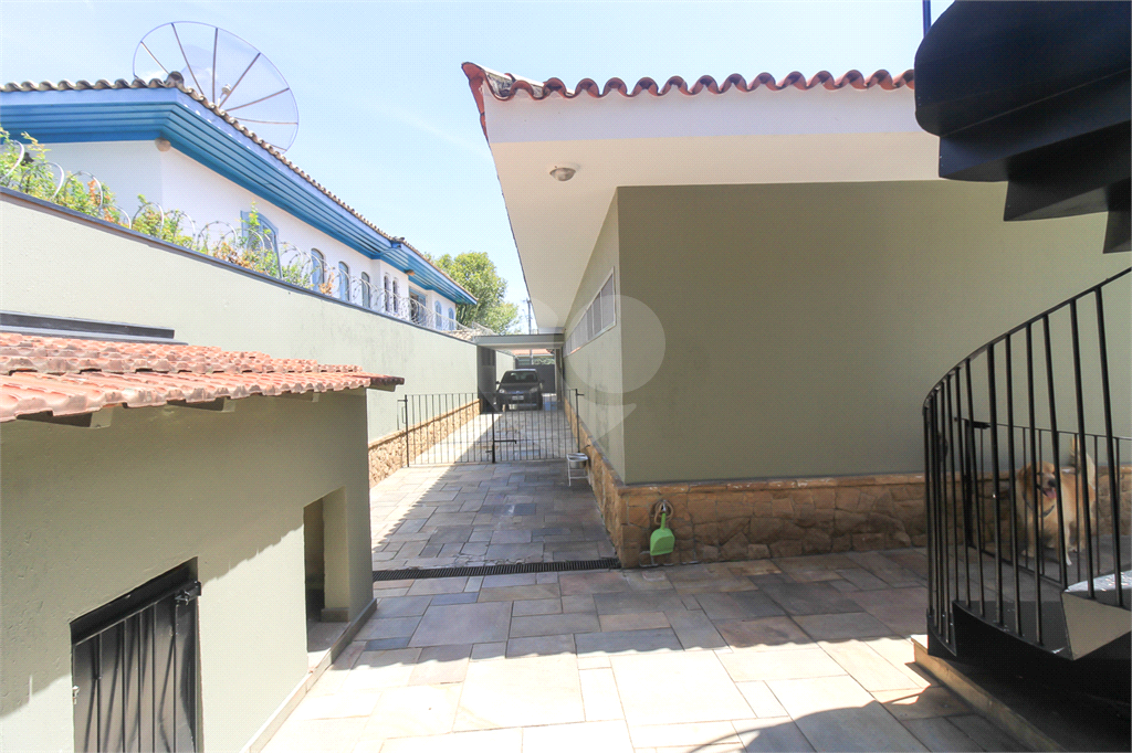 CASA TÉRREA À VENDA COM PISCINA, 4 QUARTOS NA REGIÃO DA LAPA.