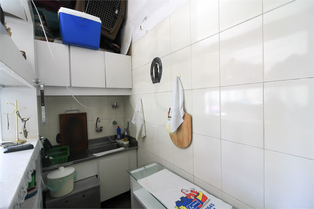 CASA TÉRREA À VENDA COM PISCINA, 4 QUARTOS NA REGIÃO DA LAPA.