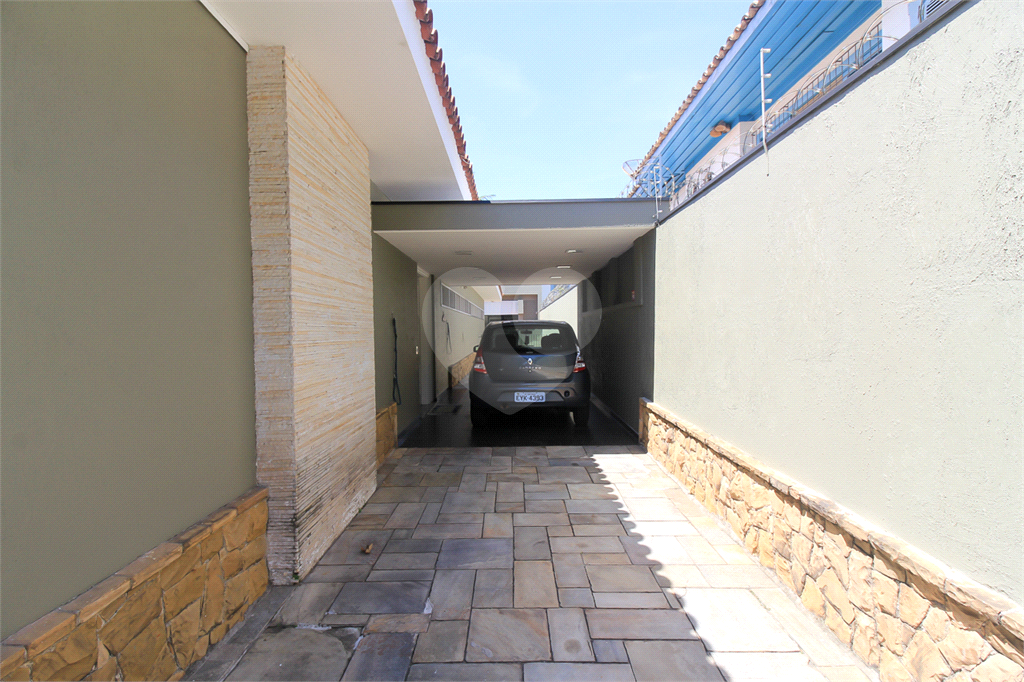 CASA TÉRREA À VENDA COM PISCINA, 4 QUARTOS NA REGIÃO DA LAPA.