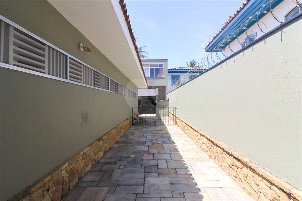 CASA TÉRREA À VENDA COM PISCINA, 4 QUARTOS NA REGIÃO DA LAPA.