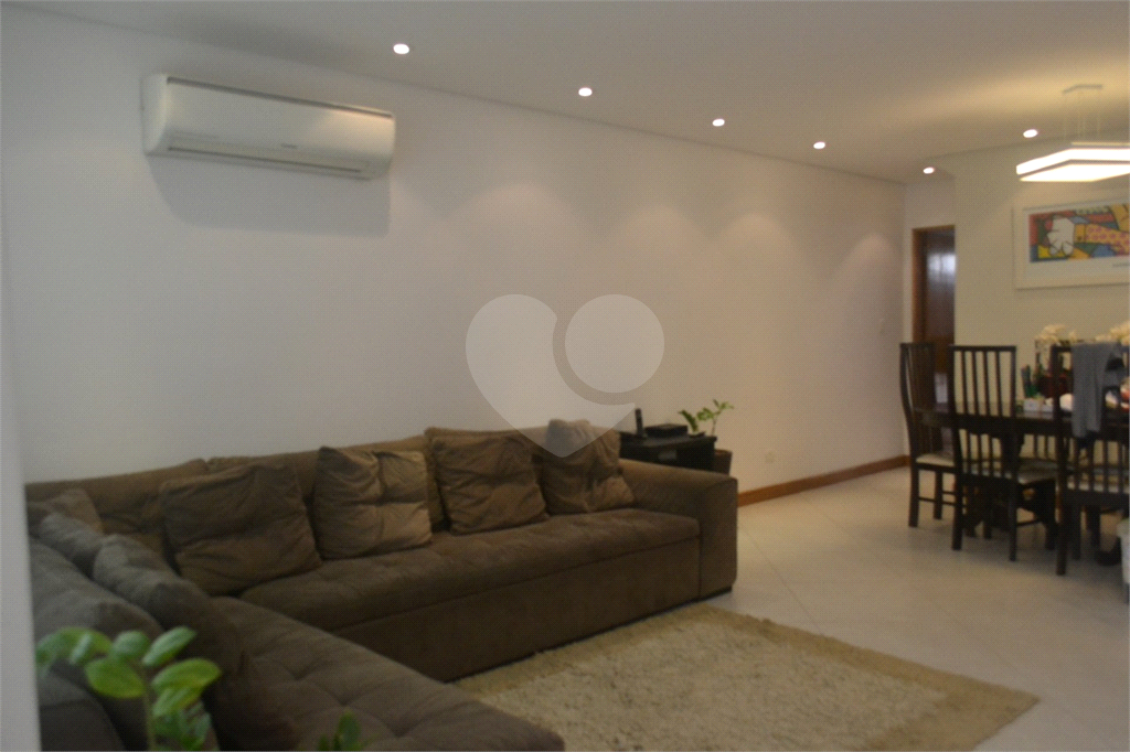Sobrado Triplex geminado no Jardim França 4 suítes