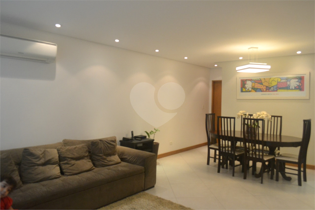 Sobrado Triplex geminado no Jardim França 4 suítes