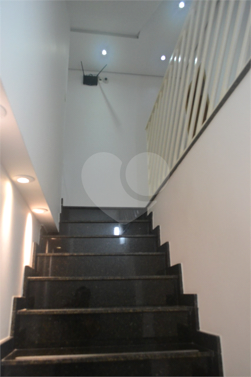 Sobrado Triplex geminado no Jardim França 4 suítes