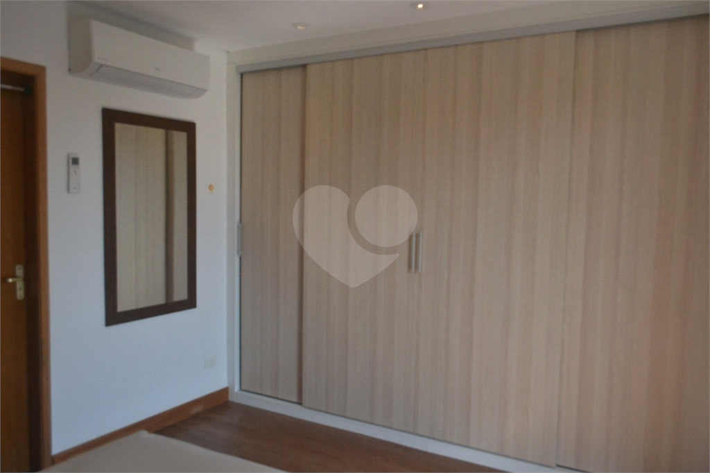 Sobrado Triplex geminado no Jardim França 4 suítes