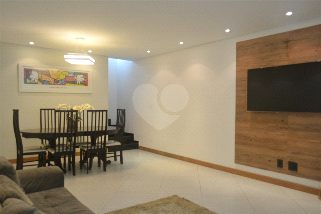 Sobrado Triplex geminado no Jardim França 4 suítes