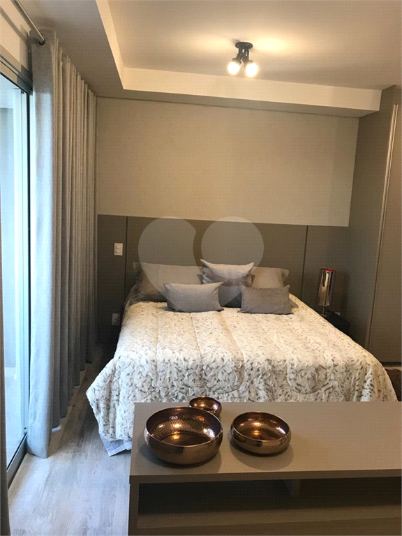 Excelente Studio Totalmente Mobiliado em área nobre.