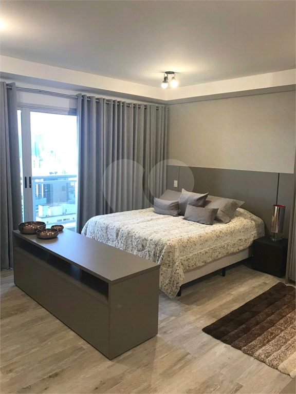 Excelente Studio Totalmente Mobiliado em área nobre.