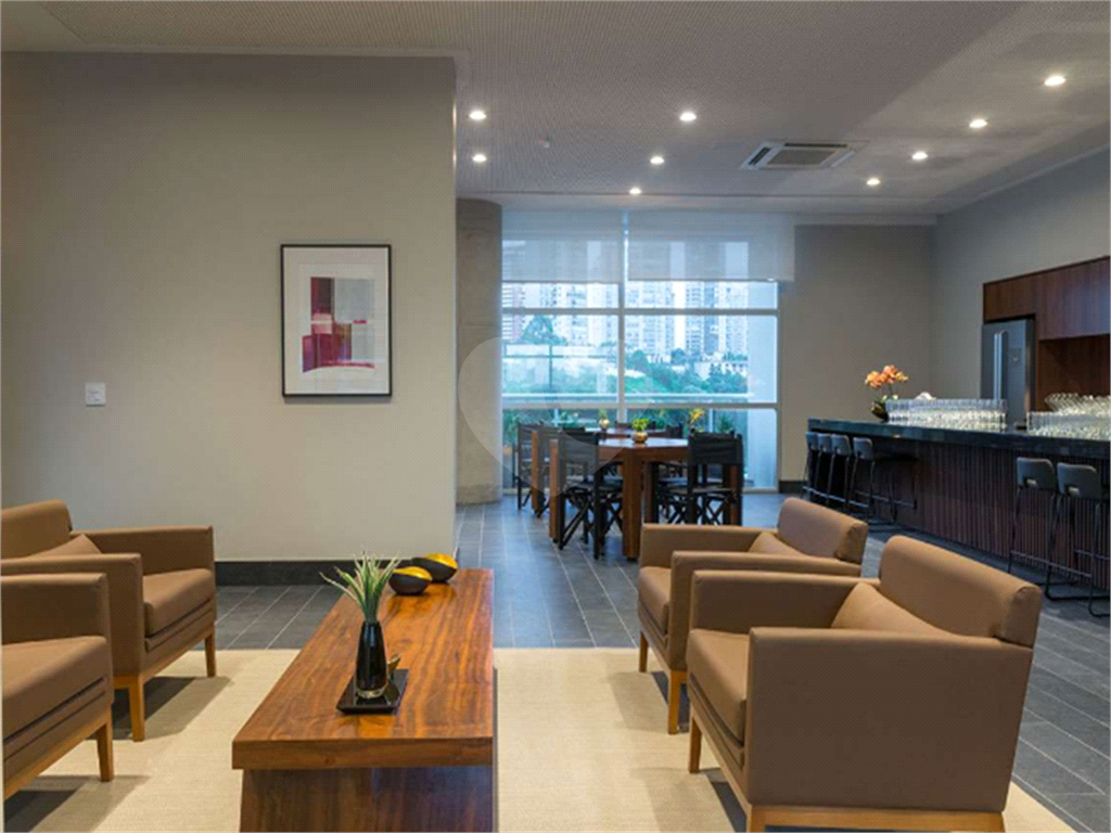 Excelente Studio Totalmente Mobiliado em área nobre.