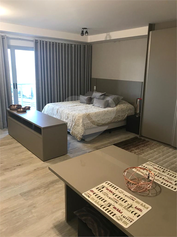 Excelente Studio Totalmente Mobiliado em área nobre.