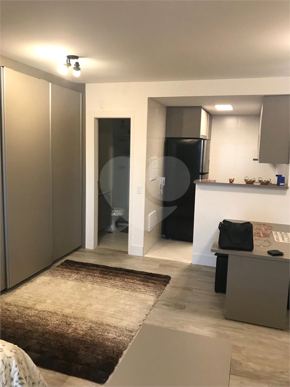 Excelente Studio Totalmente Mobiliado em área nobre.