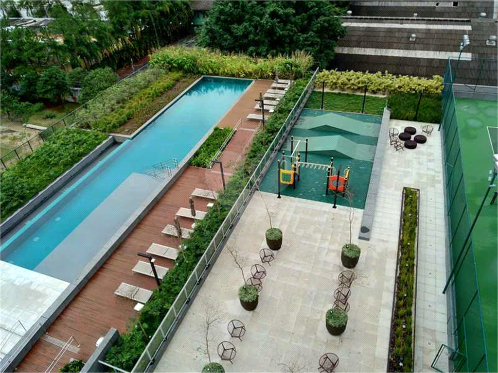 Excelente Studio Totalmente Mobiliado em área nobre.