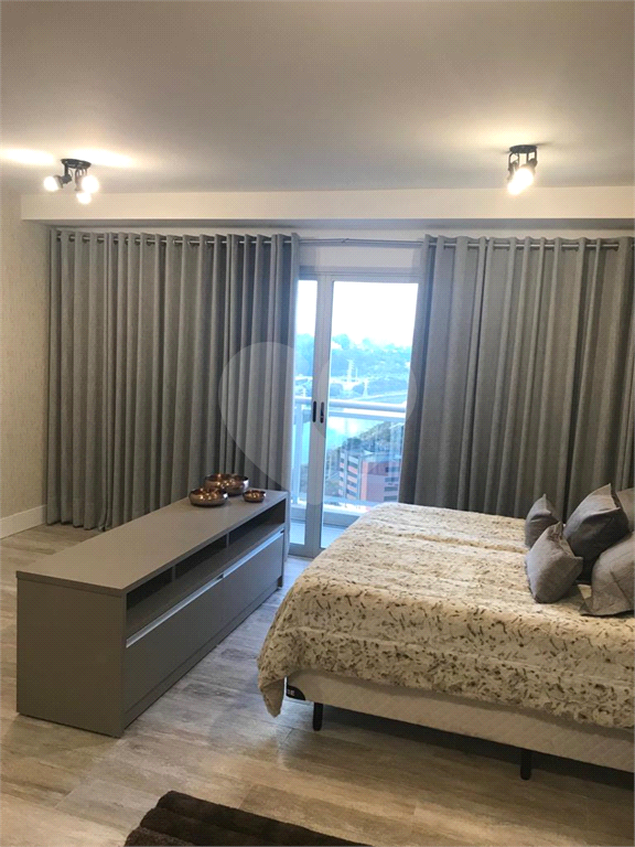Excelente Studio Totalmente Mobiliado em área nobre.