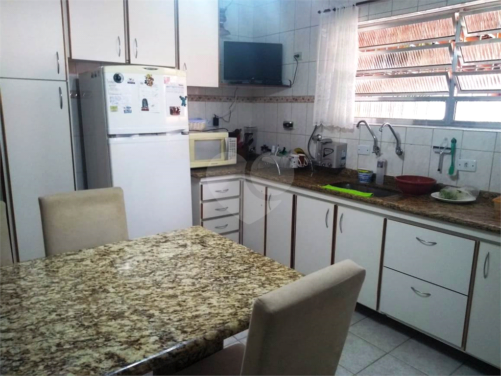 Sobrado - Vila Galvão - Guarulhos - 110 metros - 3 quartos, sendo 1 quarto suite com sacada, 4 vagas
